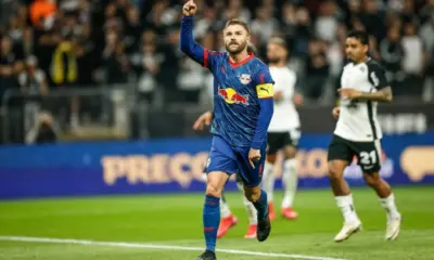 Brasileirão: Corinthians perde para Bragantino com gol no último lance