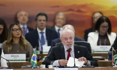 FMI e Banco Mundial financiam países ricos, critica Lula no Brics