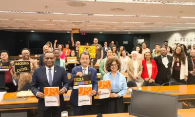 Chega ao Congresso caderno de propostas para educação antirracista
