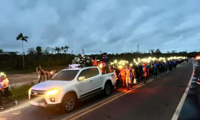 Centenas de fiéis participam da Romaria da Juventude em Cruzeiro do Sul