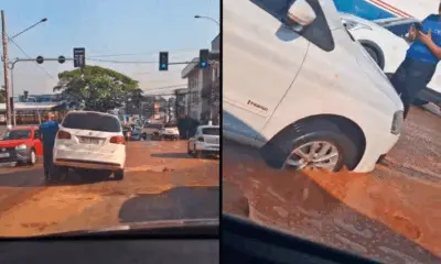 Carro cai em buraco reaberto na Floriano Peixoto após obra do Saerb
