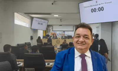 Vereadores deixam sessão por falta de requerimento do afastamento de Clendes