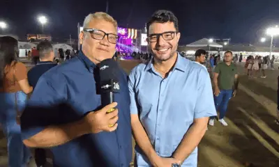Gladson canta “Morango do Nordeste” e fala do sucesso do Festival da Farinha