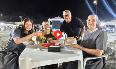 Irmãs franciscanas se encantam com o Festival da Farinha