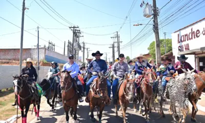 Cavalgada em Xapuri reuniu governador, prefeito e comunidade e abriu contagem regressiva para a Expoxapuri 2025