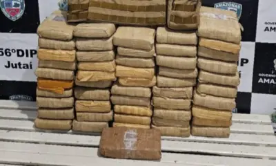 Homem é preso com 51 tabletes de maconha avaliados em R$ 500 mil no porto de Jutaí (AM)