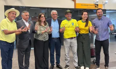 Bocalom recepciona autoridades no aeroporto para filiação de Bittar ao PL