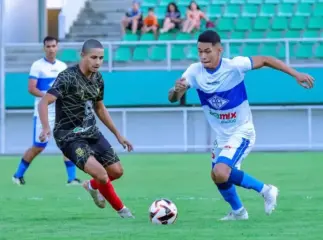 Atlético-AC vence de virada e conquista primeira vitória