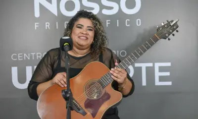Com 15 anos de estrada, Luzienne Lucena canta e compartilha bastidores da carreira