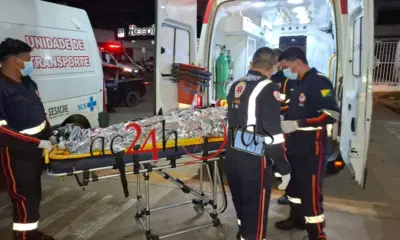 Motociclista fica em estado grave ao colidir em cachorro na capital