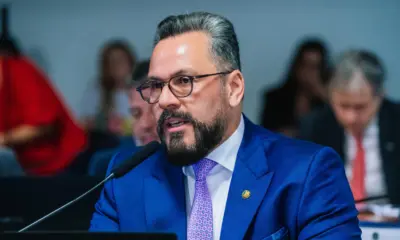 Senador Alan Rick defende ferrovia bioceânica e estrada de integração Acre–Peru em reunião