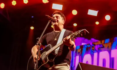 Lairton dos Teclados canta Morango do Nordeste e embala Festival da Farinha