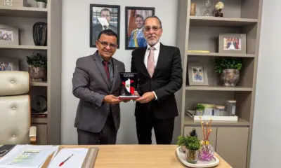 Gonzaga é homenageado por agir em prol da integração entre Acre e Peru