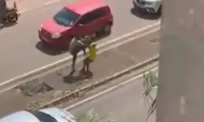 Idoso com camisa do Brasil é agredido durante recepção de Lula em RO