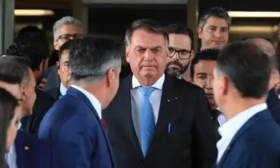 Datafolha: 61% dizem não votar em candidato que promete livrar Bolsonaro