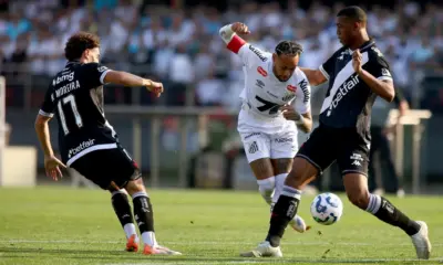 Coutinho supera Neymar, e Vasco humilha o Santos com goleada no Brasileirão