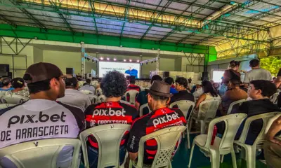 Torcida do Flamengo prestigia evento com Zico em Rio Branco