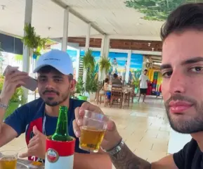 Evoney Fernandes curte bar de Rio Branco antes de show na ExpoCapixaba