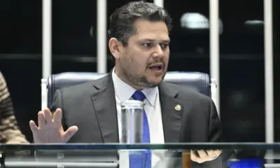 Governo aposta em Alcolumbre para frear anistia a Bolsonaro
