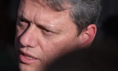 Tarcísio encontra Bolsonaro e critica PL da Dosimetria: “Não satisfaz”