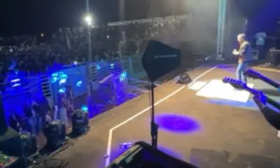 Multidão canta sucessos de Ralf na ExpoXapuri