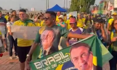 Manifestantes marcham em ato da direita na Gameleira, em Rio Branco
