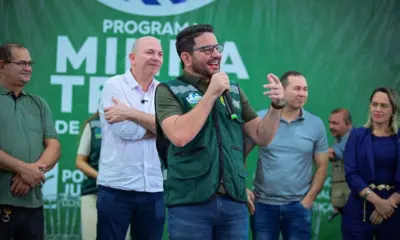 Gladson e Gabriela Câmara entregam 305 títulos de terra definitivos em Sena Madureira