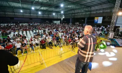 Palestra de Zico reúne cerca de duas mil pessoas em Rio Branco, diz governo