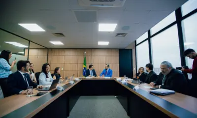 Alan e Silvio Costa trabalham por subsídio para passagens mais baratas na Amazônia