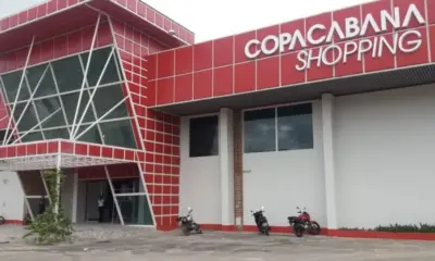 Homem assalta loja de shopping com arma de airsoft em Cruzeiro do Sul