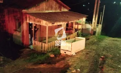 Mulher é morta com tiro no rosto dentro de casa em Epitaciolândia