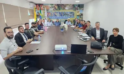Bocalom discute renovação da frota de ônibus em Rio Branco