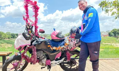 Motorista de app faz sucesso com moto personalizada em Rio Branco