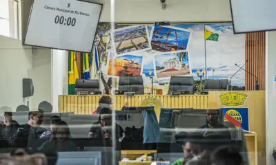 Sessão na Câmara inicia com atraso  em meio a negociação de subsídio à Ricco