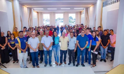 Ao lado de Zequinha, Edvaldo participa do lançamento de mais uma edição do Programa Abrindo Portas para o 1º Emprego