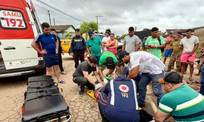 Gladson e Pedro Pascoal prestam socorro à vítima de acidente em Brasileia