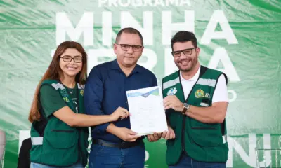 Gladson e Gabriela Câmara entregam 300 títulos definitivos a famílias em Acrelândia
