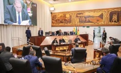 Deputados aprovam indenização para auditores e abrem debate sobre demais carreiras