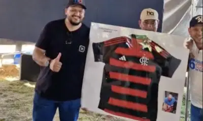 Hospital do Amor arrecada R$ 20 mil com leilão de camisa autografada por Zico