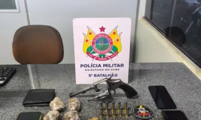 Operações da PM contra facções apreendem armas e drogas na fronteira