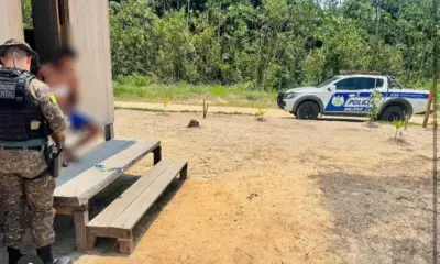 Homem amarra esposa e mantém família em cárcere privado em Cruzeiro do Sul