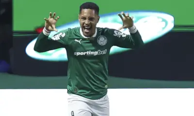 Vitor Roque brilha, e Palmeiras goleia o Internacional pelo Brasileirão
