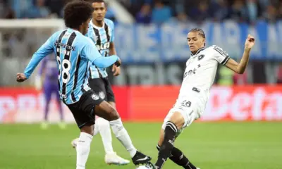 Tiago Volpi faz de pênalti, e Grêmio empata com o Botafogo pelo Brasileirão