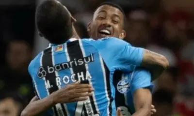 Inter perde pênalti no fim e Grêmio vence jogo maluco com choro e VAR