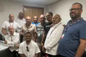 No Acre, amigos raspam a cabeça em solidariedade a servidor do MPAC na luta contra o câncer
