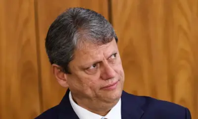 Moraes pede parecer da PGR sobre pedido para investigar Tarcísio