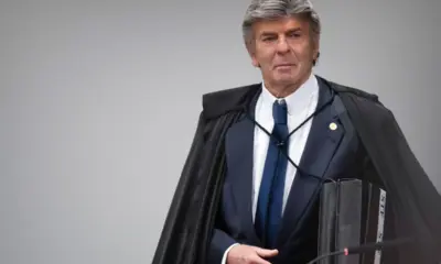 Fux absolve Bolsonaro e condena Braga Netto e Cid pela trama golpista