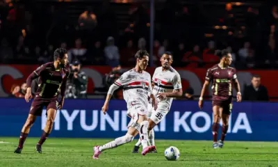 São Paulo empilha erros, volta a perder para LDU e sucumbe na Libertadores