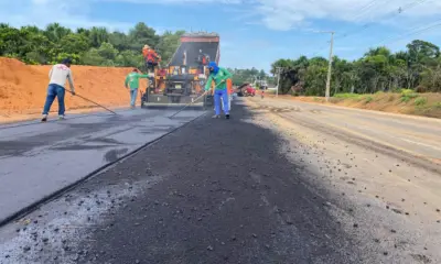 Deracre avança em nova etapa de asfaltamento na AC-405 