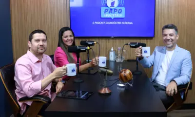 Podcast Papo Indústria aborda energia solar e carros elétricos